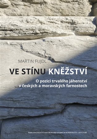 Ve stínu kněžství koupíte na Kosmas.cz